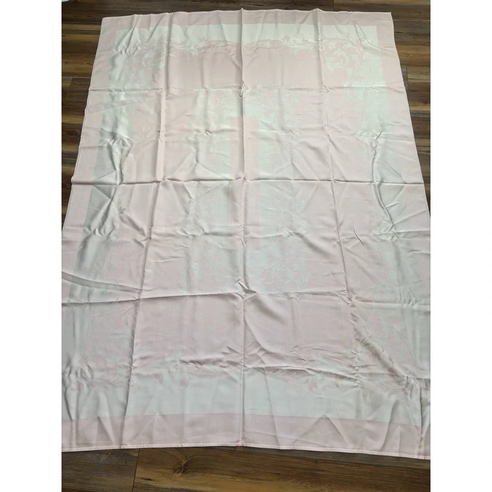 Damask Tablecloth With Baroque & Floral‎ Pattern Pink & White Cotton 58